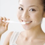 歯周病の原因、治療法、予防法、妊婦さんの注意点などを解説します。